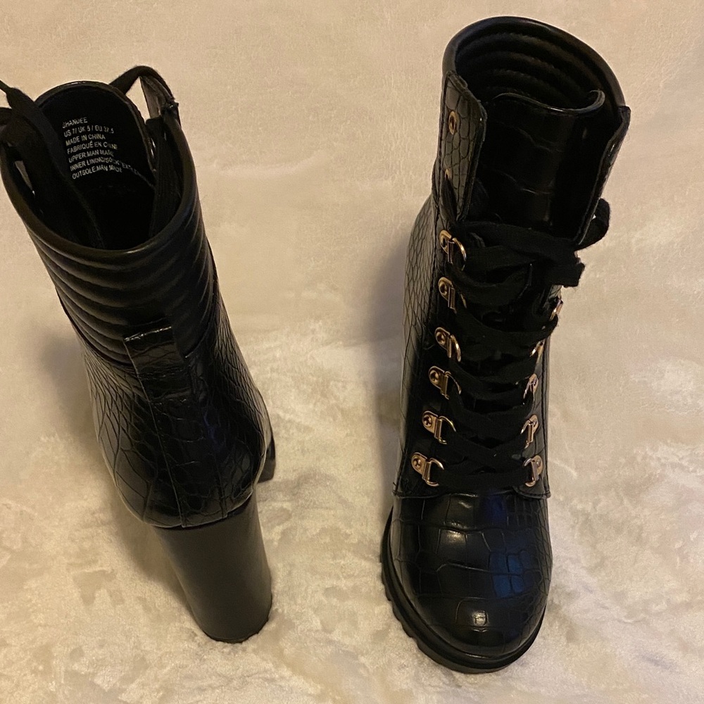 Shoe Dazzle Black Textured Heeled Boots - Picture 5 of 6